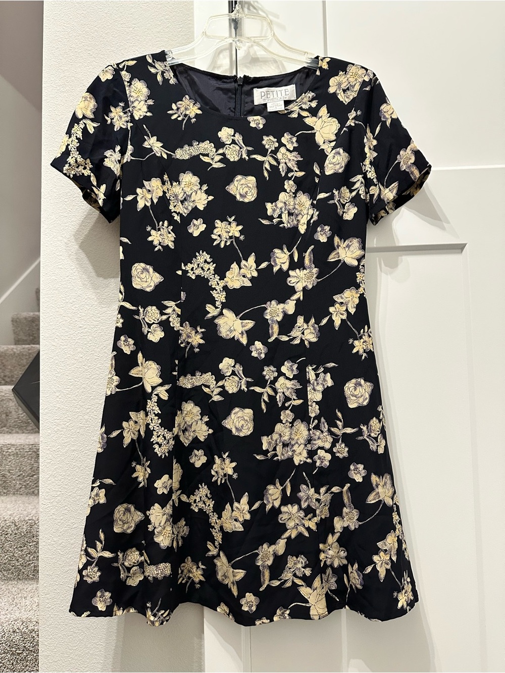 Petite Sophisticate 100% silk mini dress fully lined with 100% acetate size 4P